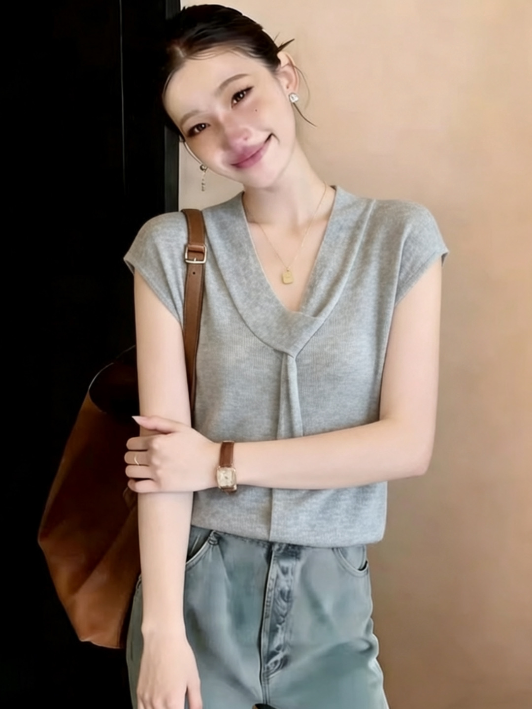 Áo dệt kim cổ V tay ngắn phong cách Pháp thanh lịch — màu đen