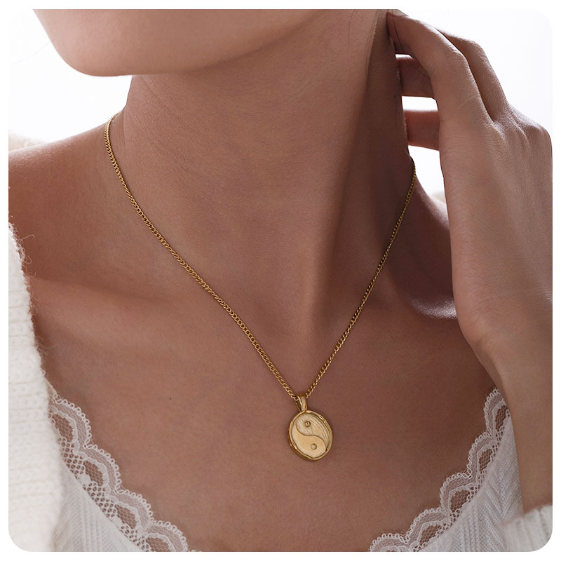 Taina Tai Chi moneda de oro redonda 18k oro collar de acero inoxidable cadena de clavícula de mujer lujo ligero al por mayor cadena de suéter image 4
