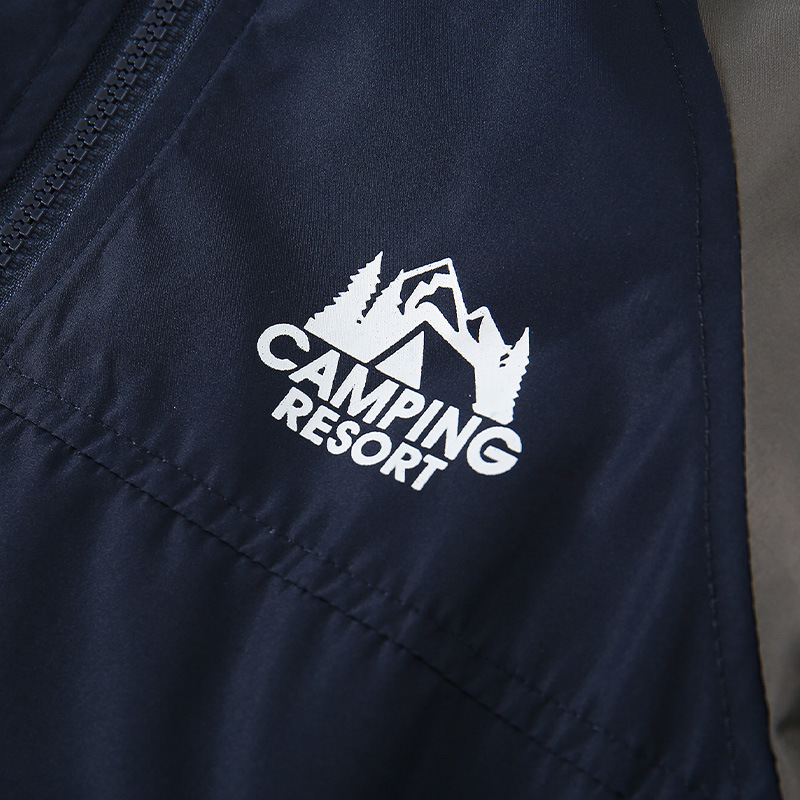 日系ファッションブランドの男児山系風が綿とベルベットを挟んで前線服の子供たちが色を合わせて保温して帽子と綿服のコートを厚くした|undefined