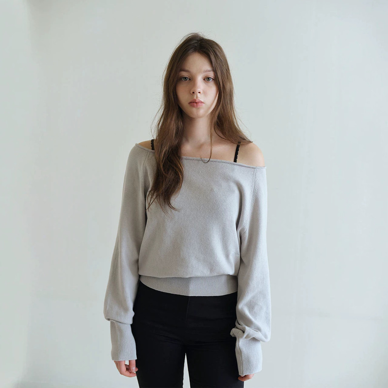 Now lilly* off-shoulder solid color knit top, Korean designer women's clothing, stylish and fashionable long-sleeve Korean style top