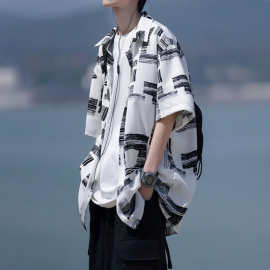 格子印花短袖衬衫男夏季高级感痞帅半袖衬衣大码宽松冰丝薄款外套