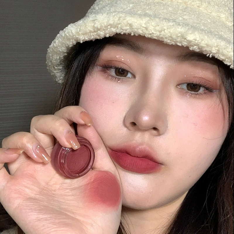 Pigment lipstick, lip gloss, matte handheld mousse, translucent shading