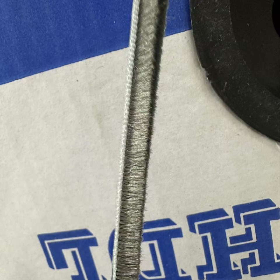 厂家直供直毛卡槽式铝塑门窗密封毛条穿插式隔音防尘