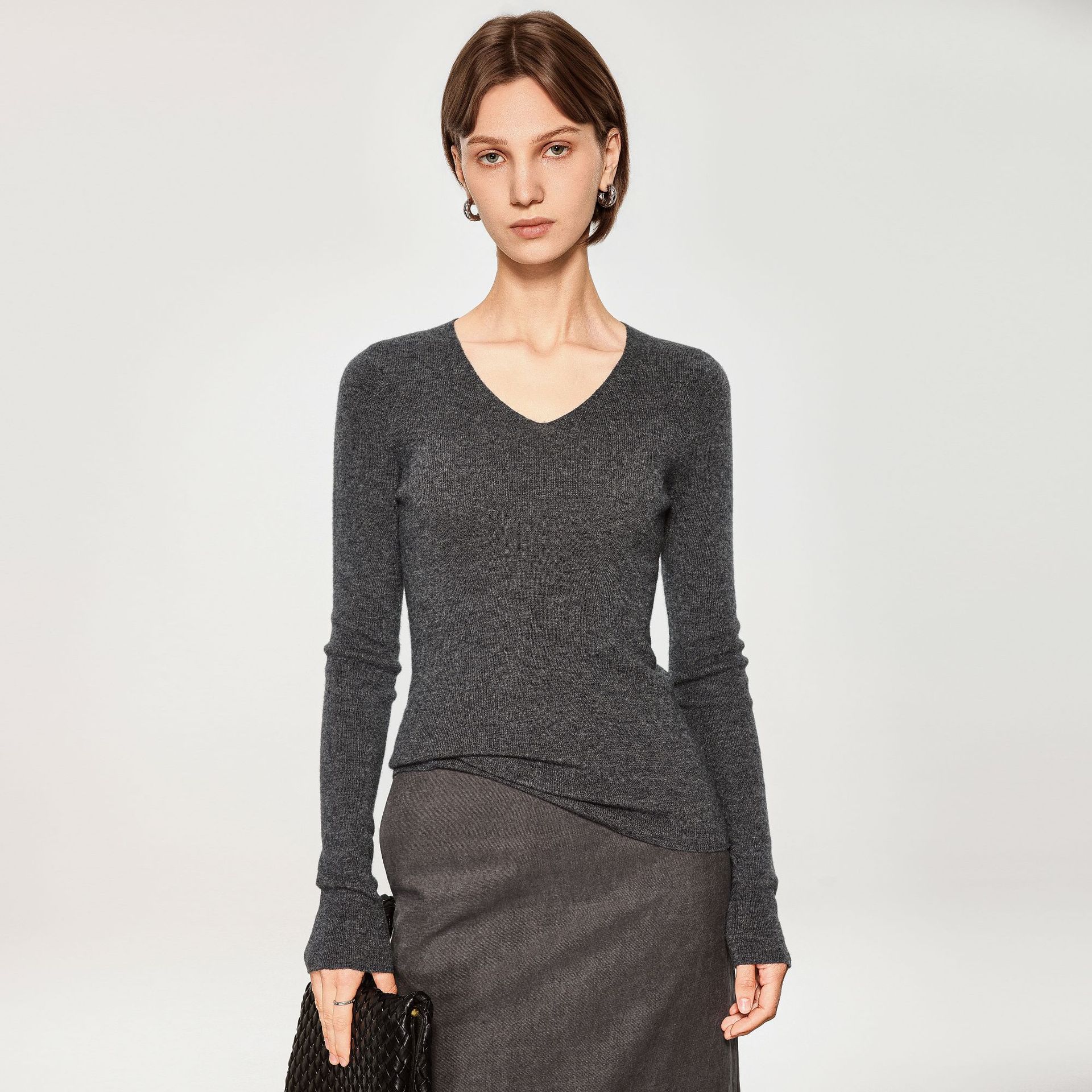 Women's V-Neck Seamless Pullover Sweater, Autumn and Winter Solid Color Fleece-Like Knit Pure Wool Slim-Fit Base Shirt