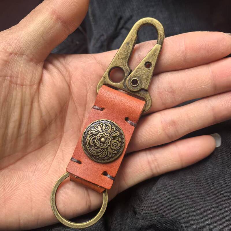 American Retro Crazy Horse Leather Old Motorcycle Car Pendant Keychain Bronze Men's Creative Distinctive Waist Hanging American Retro Crazy Horse Leather Old Motorcycle Car Pendant Keychain Bronze Men's Creative Distinctive Waist Hanging