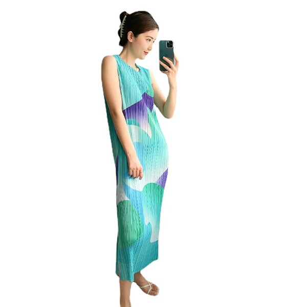 Long fitted summer dress