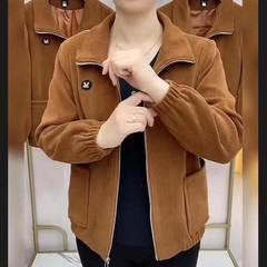 洋気のお母さんの春秋は厚いコートの中で老年の婦人服のカジュアルな短いタイプのコートのおばあさんは春と秋のジャケットを詰めます。