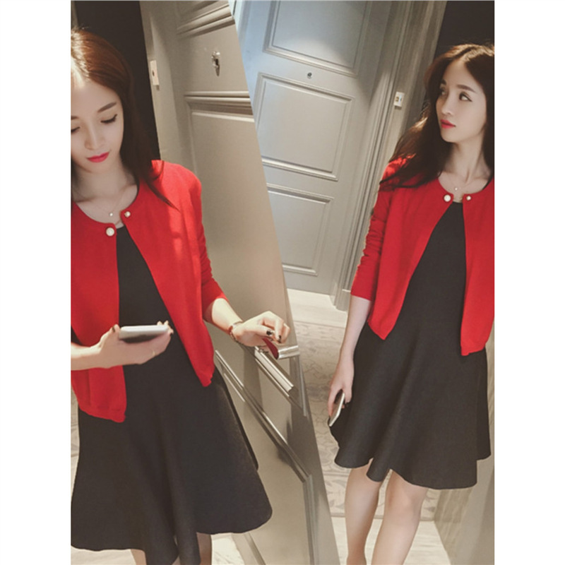 2025 New Year Red Knitted Cardigan Women's Spring and Autumn Cheongsam Outer Shawl Small Fragrance Red Sweater Jacket Short Style