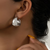 Fashionable metal universal design advanced earrings, simple and elegant design, high-quality style, wholesale