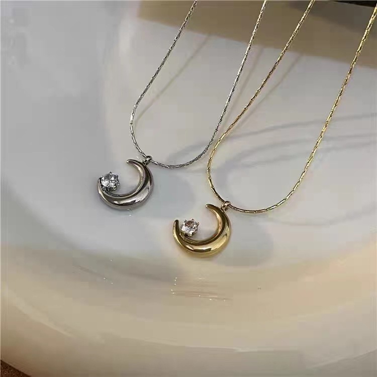 Simple Style Moon Titanium Steel Inlay Zircon Pendant Necklace_colorza_5