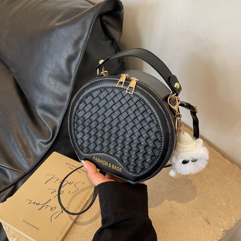 Negro sin adornos colgantes