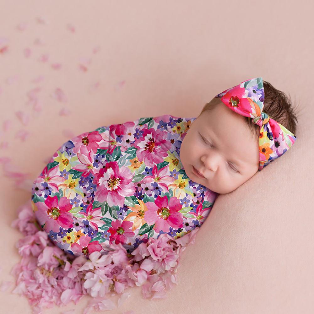 European and American Newborn Photograph...