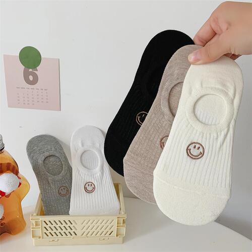Boat socks for women summer embroidered smiling face invisible socks solid color cotton with silicone anti-slip and non-falling socks shallow mouth socks for women