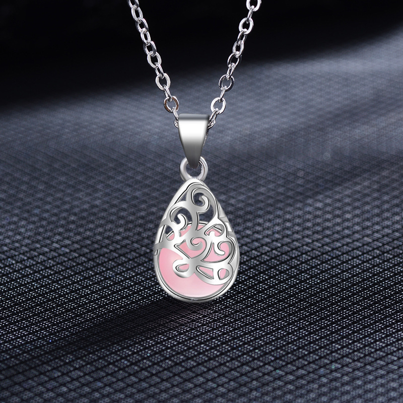 13g Weight Pendant Jewelry Making Type Pendant Necklace, Necklace Classification Alloy Chain Material 1 Piece Quantity Holiday, Street Occasion Alloy, Moonstone Material Color Block Pattern Women's, Unisex Gender Plating Design Retro Style Retro Color Block Alloy Moonstone Pendant Necklaces Wholesale 无
