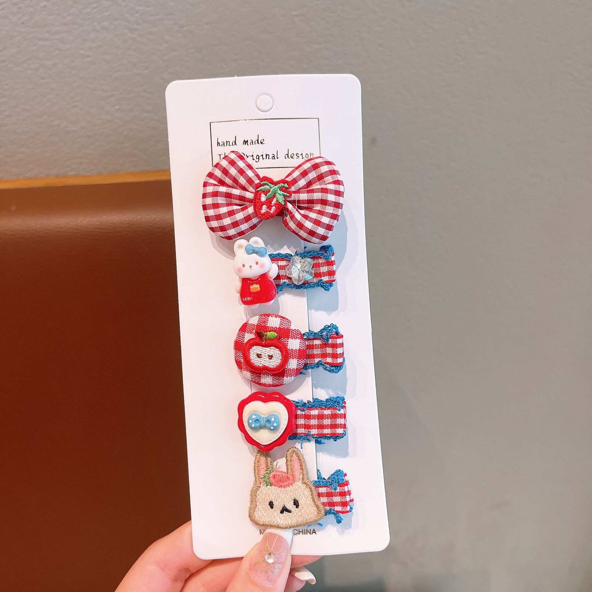 Nuevo pequeño botón de metal perfumado para niños anillo de cabello personalidad widgets niñas atar cabello cuerdas de cabello adornamientos para el cabello