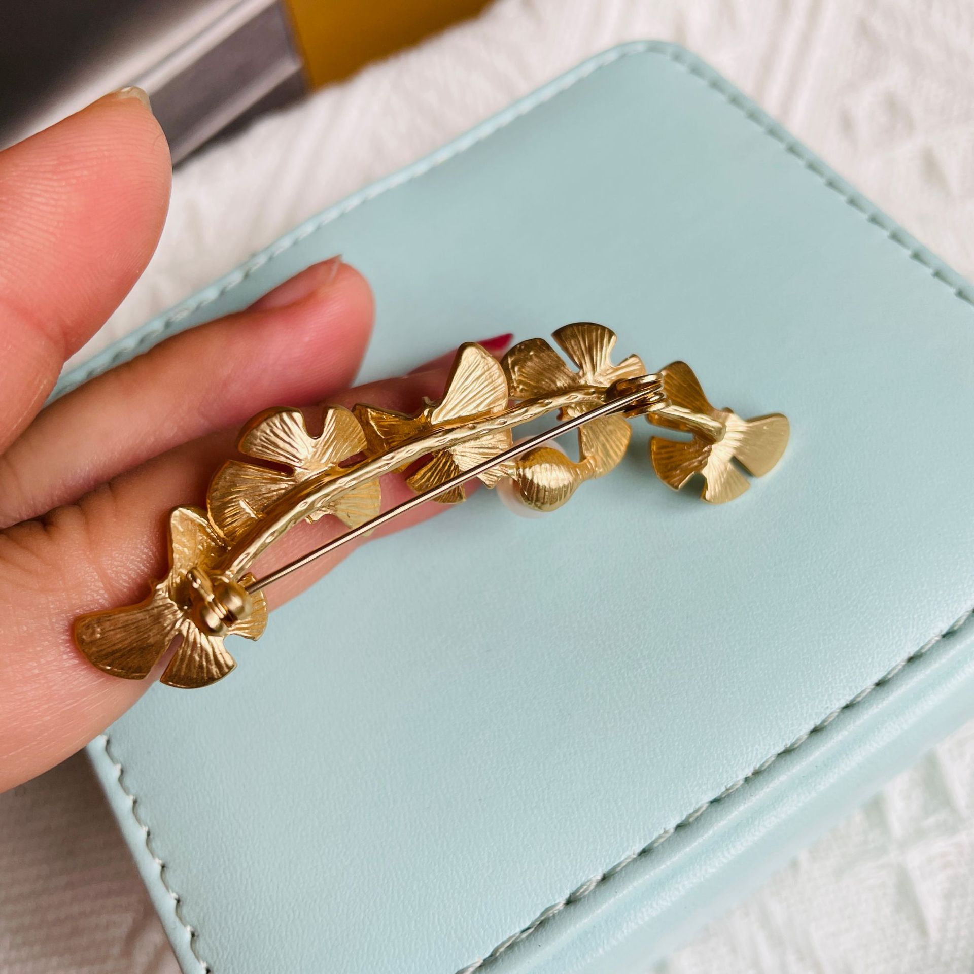 Elegant, Vintage Style Style Elegant Vintage Style Pin Butterfly Alloy Plating Women's Brooches