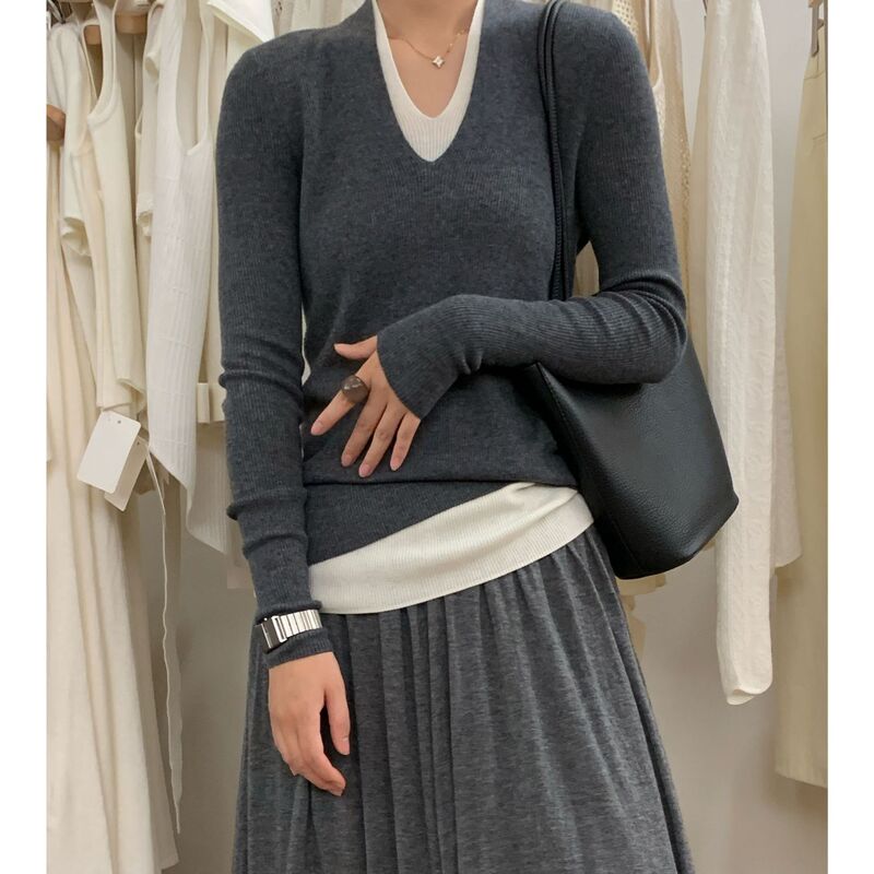 Clothing Number Homemade Early Autumn V-Neck Color-matching Fake Two-piece Top for Women's Niche Designer Wool Knitwear Outer Wear Base