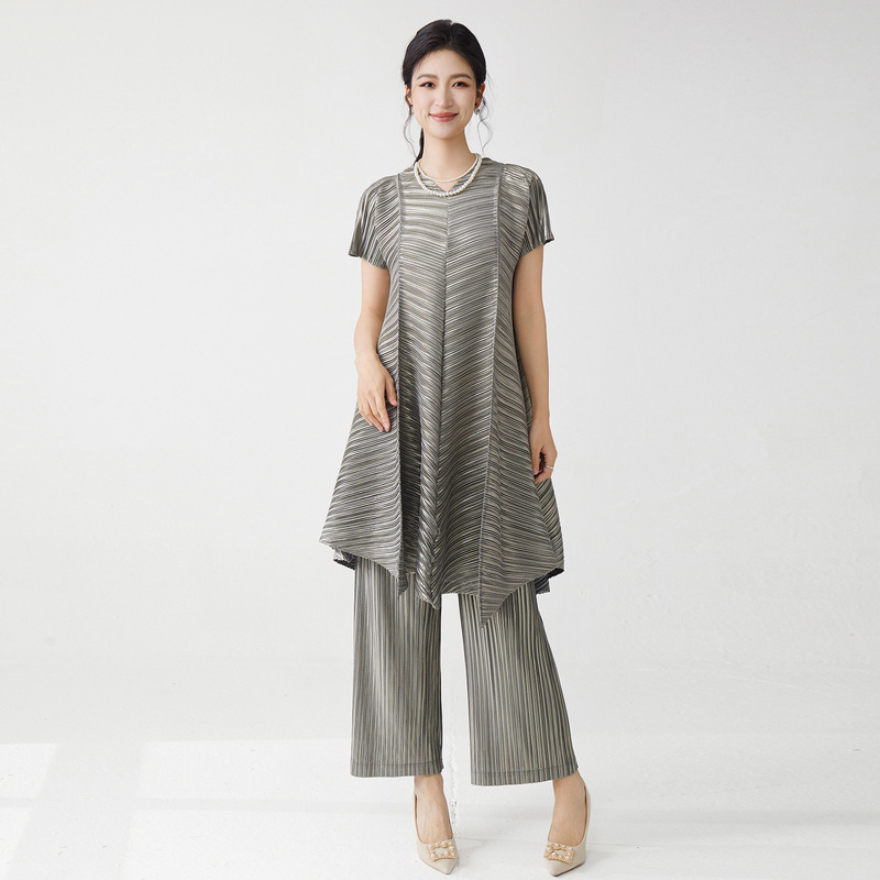 Miyake Style Suit for Women, High-End Skirt, Irregular Dress, Straight-Leg Pants, Fashionable and Versatile Two-Piece Set for Export Miyake Style Suit for Women, High-End Skirt, Irregular Dress, Straight-Leg Pants, Fashionable and Versatile Two-Piece Set for Export