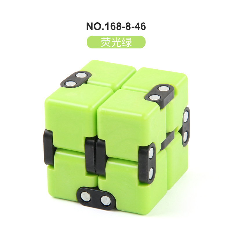 Descompresión de Halloween ilimitado Cubo de Rubik Navidad descompresión nuevo juguete exótico bolsillo Flip de segunda orden de Rubik's Cube transfronteriza