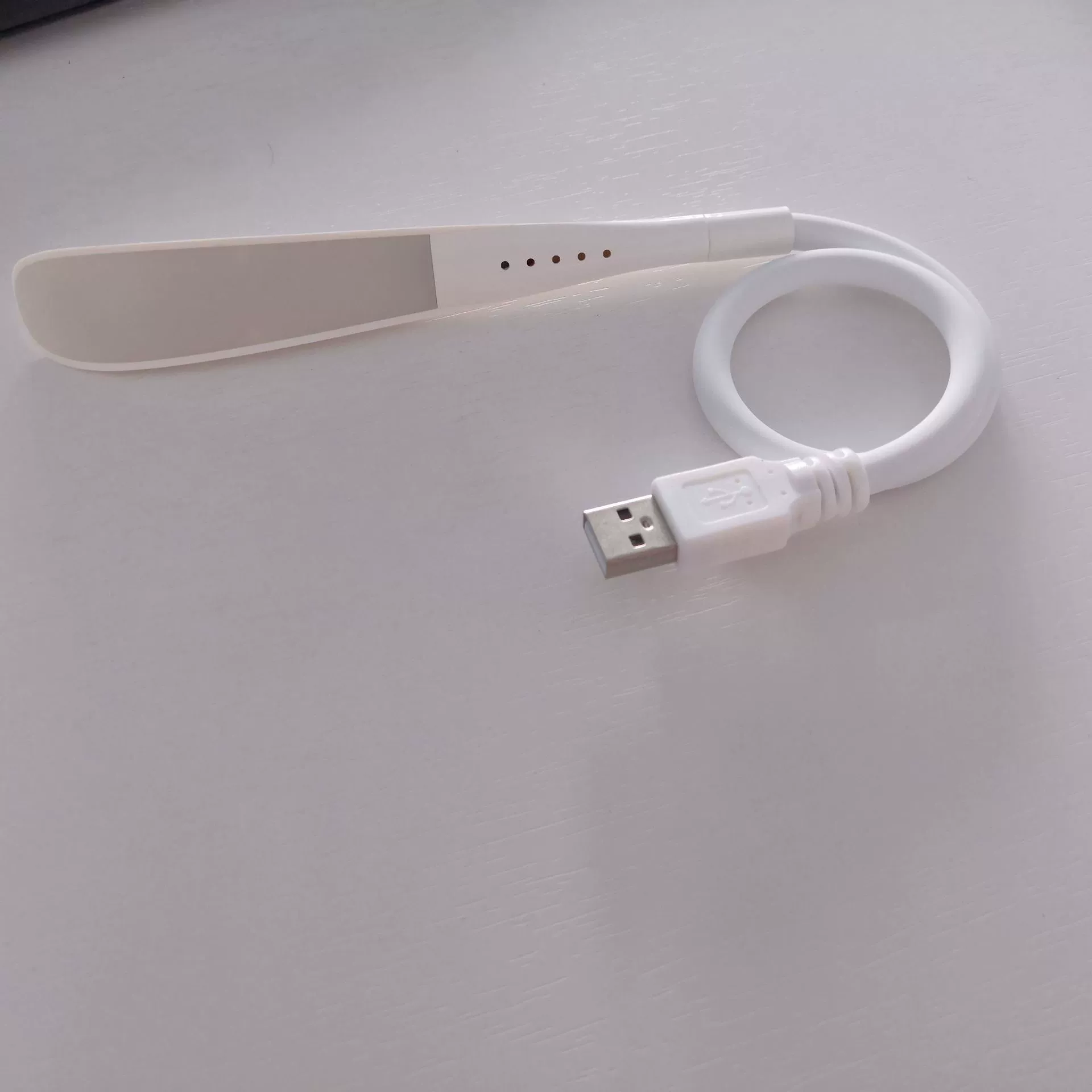 Настольная USB LED лампа, силикон + ABS, тапа регулируемая яркость, гибкая 440×24×20 мм, DC 5V