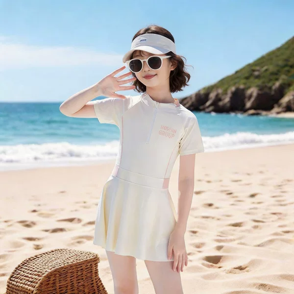Children's Swimsuit for Girls with Chest Pads to Prevent Protrusion, High-Quality, Quick-Drying, Conservative One-Piece Girls' Swimsuit for Older Children