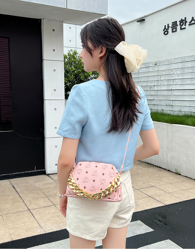 Xiaoxiangfeng handbag 2023 new mobile phone bag crossbody bag women's large capacity cosmetic bag printed shoulder bag_voghion.com