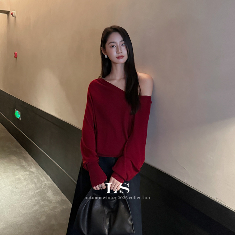[Ls New Brand] Black Label Minimalist Big Brand Early Autumn New Minimalist Slanted Shoulder Casual Knitted Top Women Hy035