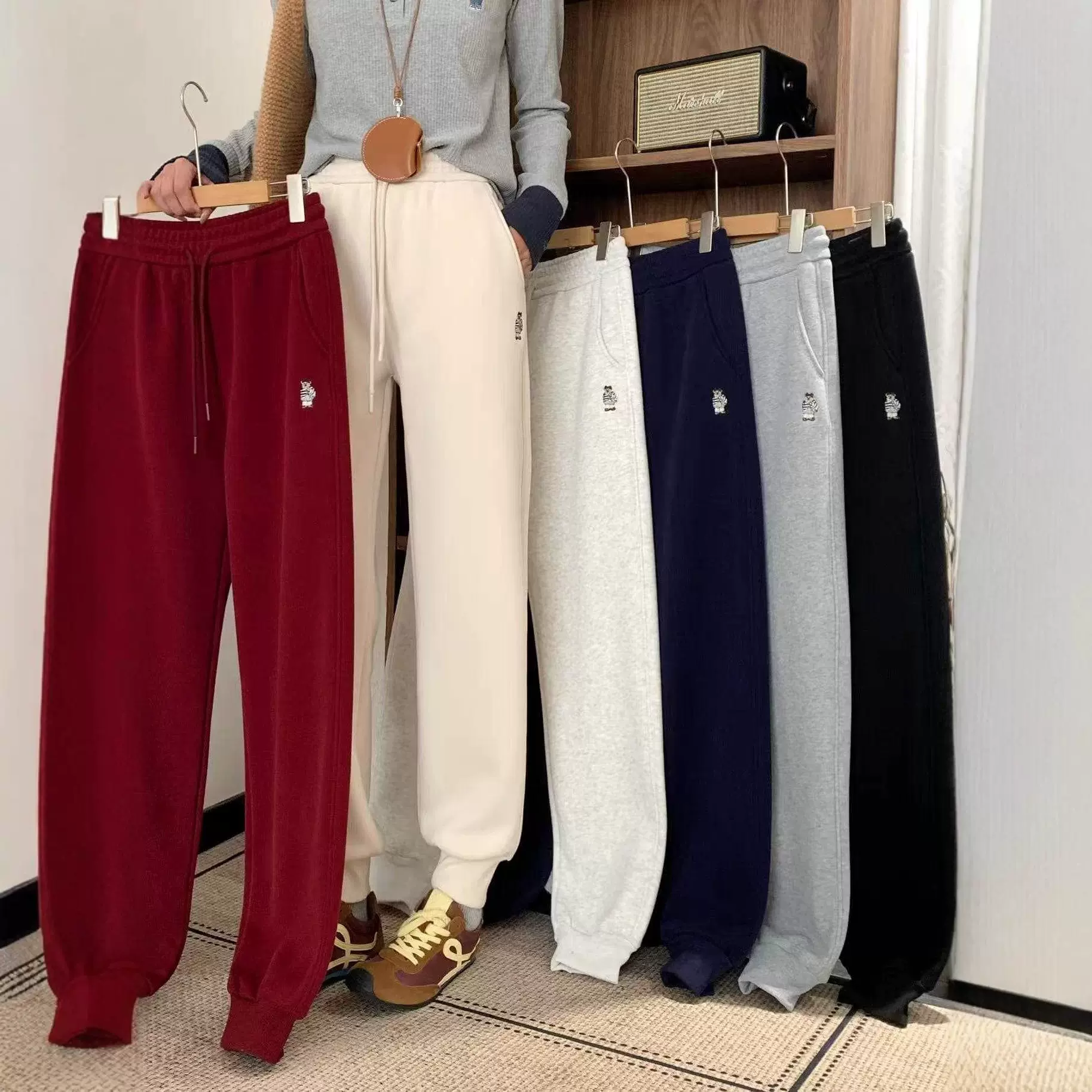 学院风运动裤子女秋冬加绒束脚宽松阔腿裤百搭小熊刺绣小个子卫裤