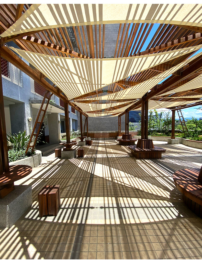 Custom-made outdoor wave-shaped retractable HDPE sunshade net for kindergartens, poolside, beach, and home courtyard