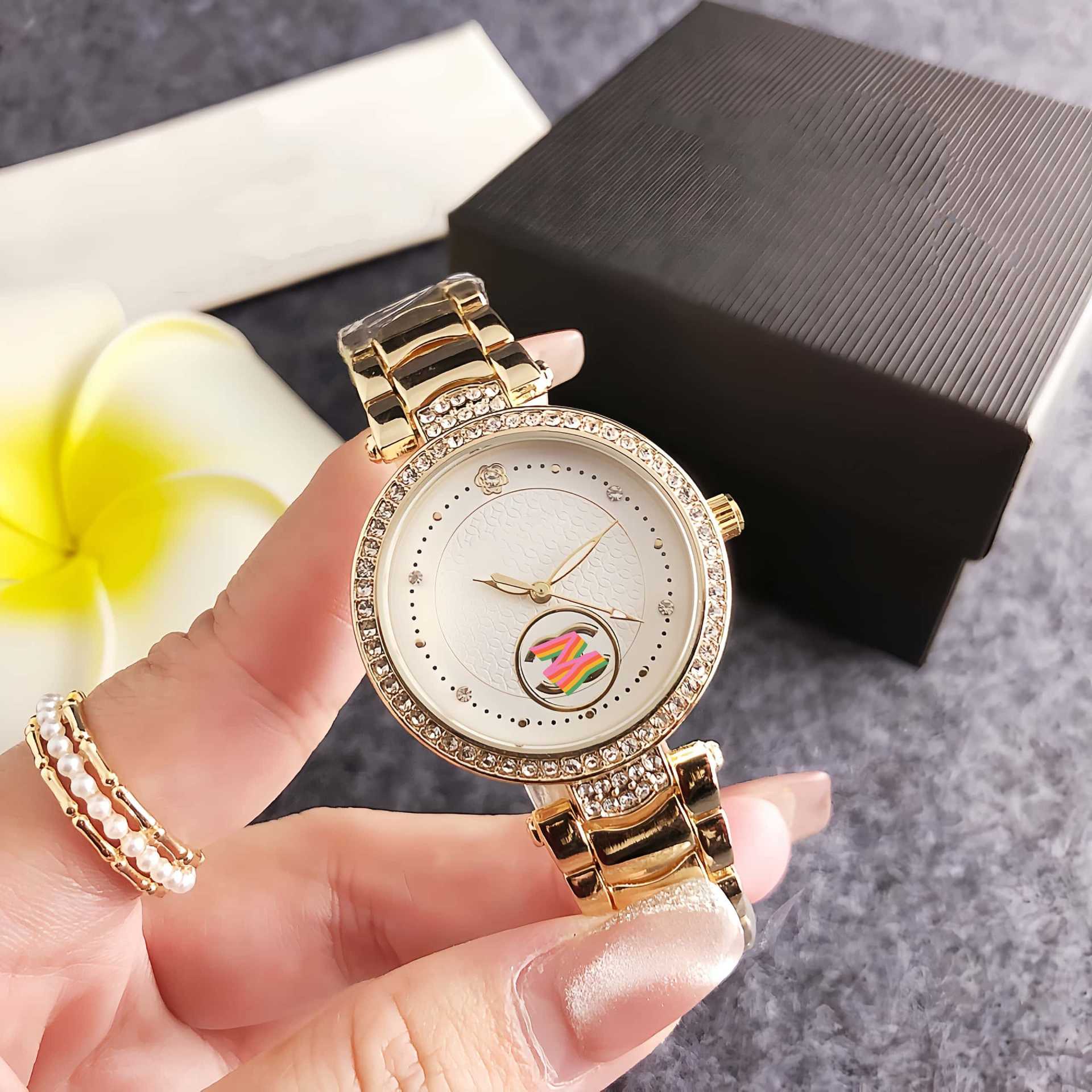 Diamond-encrusted fashion watch women's light luxury niche 2025 new high-value simple personality women's steel band watch