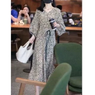 22635大爱美依缘2025夏季新款碎花中长款连衣裙抽绳V领泡泡袖女裙