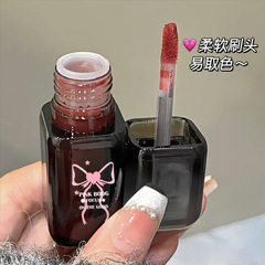 春夏の雰囲気感唇釉薬insは色が落ちないロマンチックな少女学生の純粋な素顔の黄色の皮に白い唇釉薬が現れます。