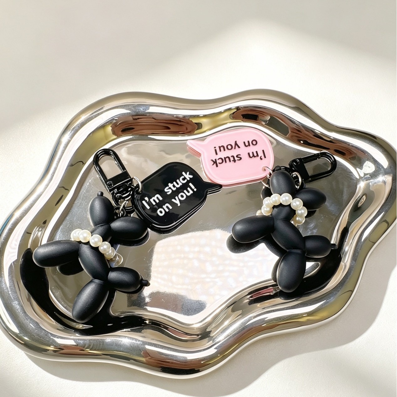 Inswind creativo perla caricatura perro pareja coche llavero de teléfono móvil Y2K personalidad oscura pequeña decoración