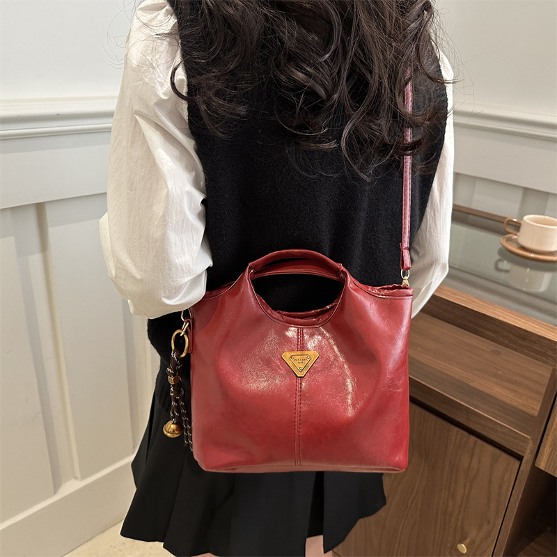 Otoño y invierno coreanos de alta calidad retro aceite de cera de cuero de moda bolso de mano nuevo estilo simple viaje mochila bolso de hombro