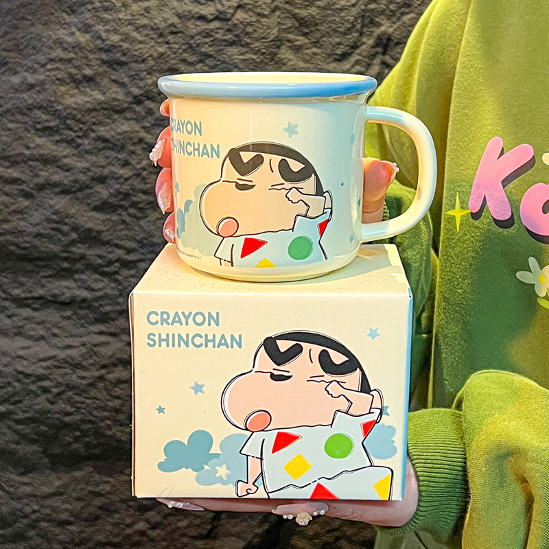 Crayon Shin-chan taza autorizada genuina para el hogar taza invertida con escala taza de leche linda de alto valor taza de cerámica