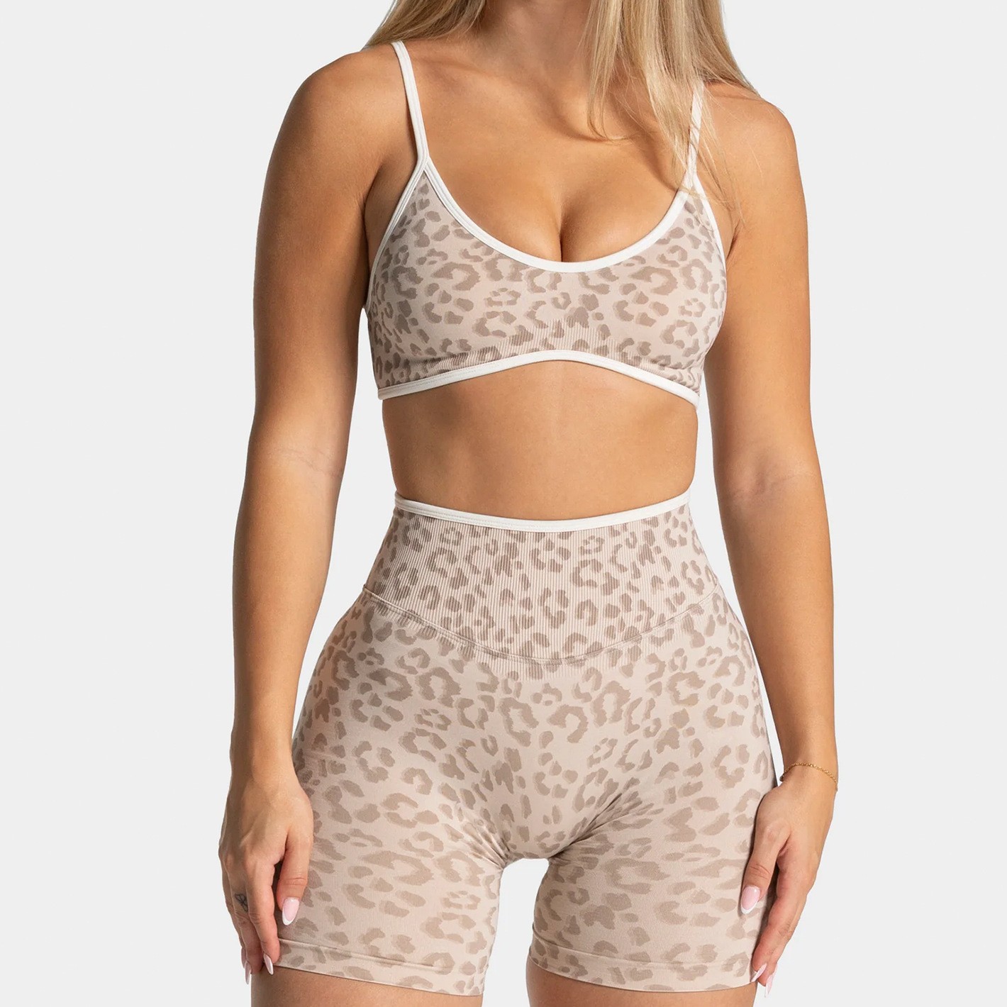 TEOO transfronterizo sin costuras 3D impresión de leopardo pantalones cortos de yoga de borde de miel hump bra deportivo ropa de fitness set de yoga