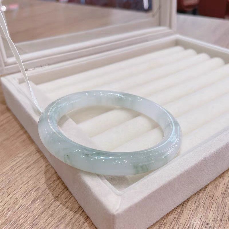 Xinjiang Tianshan Mountains Emerald Tianshan Emerald Bracelet Girl Glaze Bracelet Ice Green Spring Green Round Strip Floating Flower Jingle