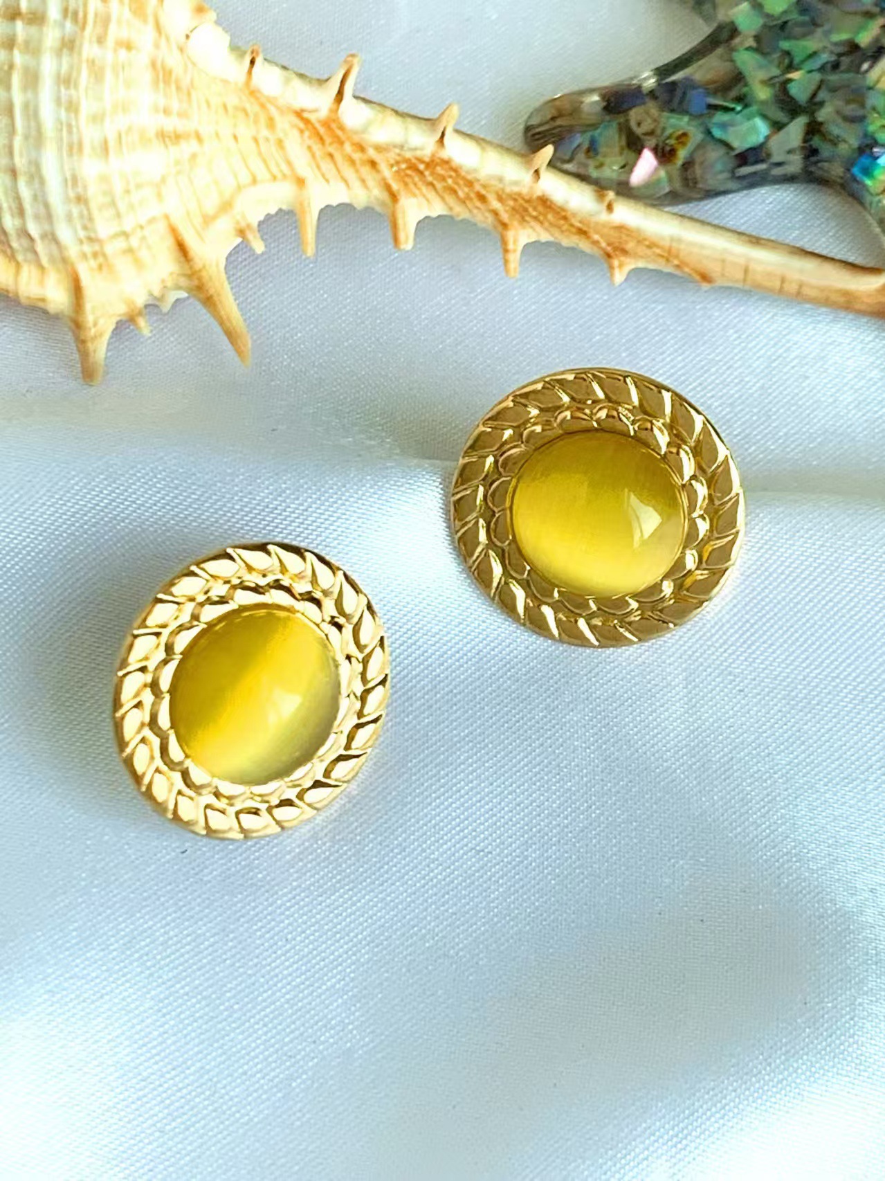 All Seasons Season 1 Pair Retro Round Inlay 304 Stainless Steel Natural Stone Ear Studs