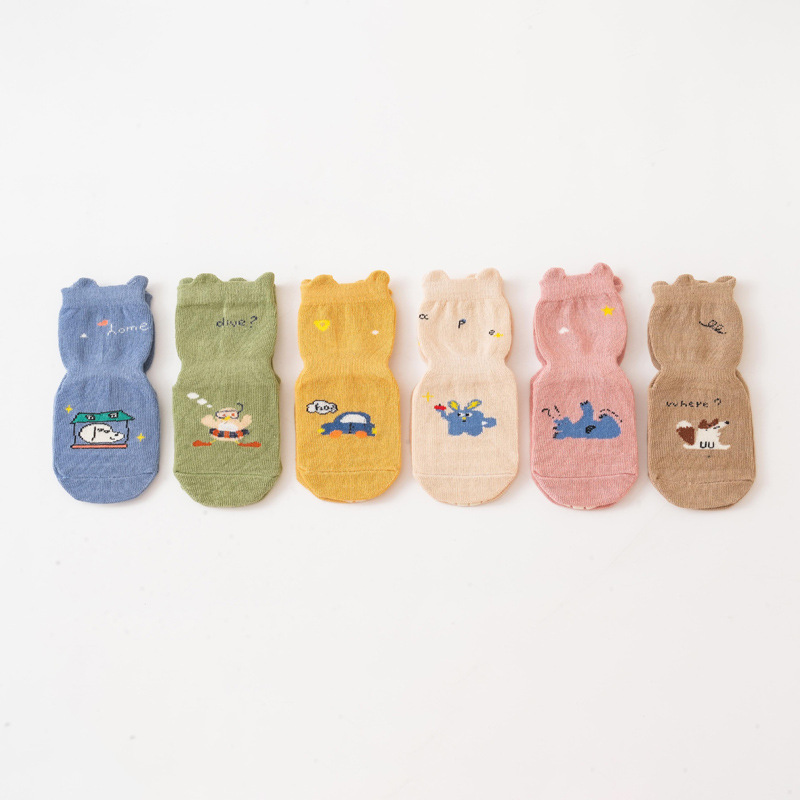 2023 calcetines de piso de dibujos animados de bebé calcetines de niño de otoño e invierno de algodón transpirable antideslizante inferior calcetines DE LOS NIÑOS Calcetines de trampolín