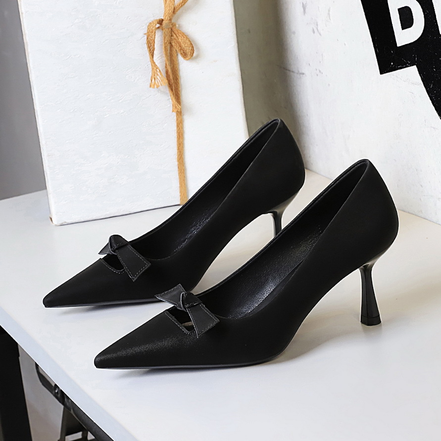 Décolleté a punta eleganti con tacco a spillo da donna_voghion.com
