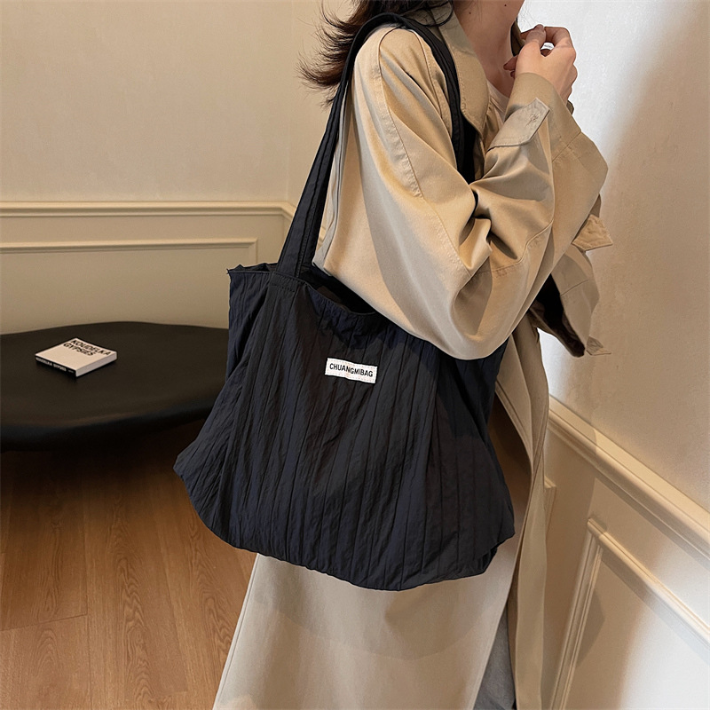 Japanese retro capacious one-shoulder bag