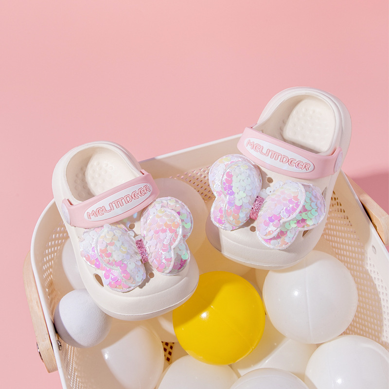 Summer new children's slippers cute cartoon hole shoes girls sequins breathable hollow sandals sandals wholesale