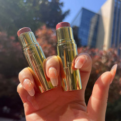 Samsea聖希双頭頬紅棒紅色棒多目的棒クリームクリーム体の赤みと潤いと飽和アイシャドー多目的カラーリング