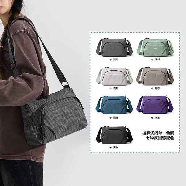 Versatile outdoor nylon casual crossbody bag for women, featuring a plaid design, underarm style, and multiple pockets; a new cross-border design, large capacity shoulder bag