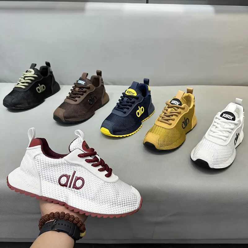Light Luxury Designer Style 2026 Four-Season Trendy Dad Shoes for Men, Thick-Soled Height-Increasing Sneakers, Fashionable Casual Shoes