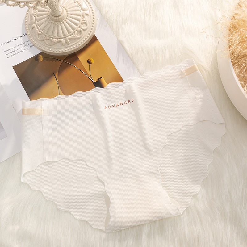 Seamless Ice Silk Comfort Triangle Panty