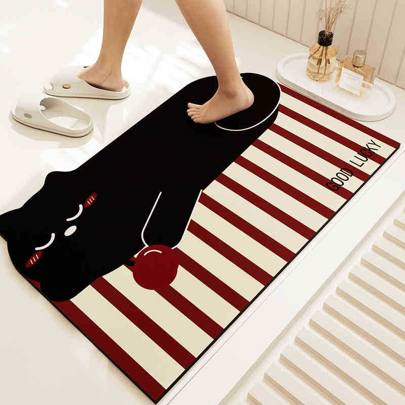 줄무늬 고양이는 애플-블랙을 좋아합니다