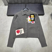 设计感复古碎花爱心拼布撞色小熊翻领针织开衫上衣减龄灰色外套