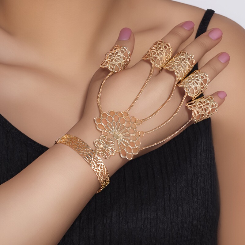 New European and American Jewelry Gothic Style Ghost Mittens Bracelet Punk Tapered Nail Chain Ring Bracelet New European and American Jewelry Gothic Style Ghost Mittens Bracelet Punk Tapered Nail Chain Ring Bracelet