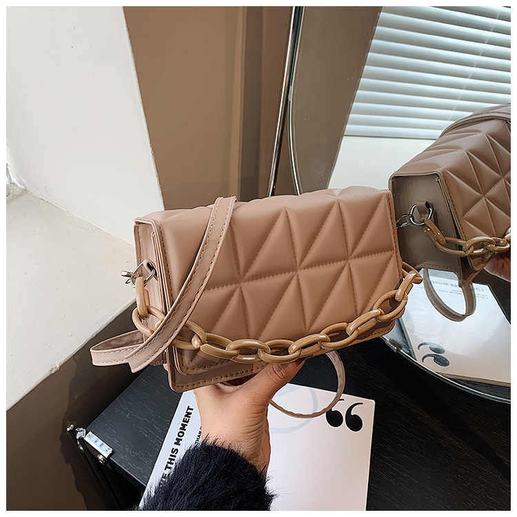 Femmes Moyen Faux Cuir Couleur Unie Style Vintage Style Classique Couvercle Rabattable Sac Bandoulière display picture 43